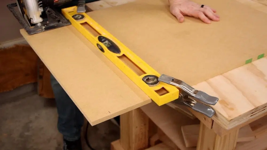 cut straight with circular saw