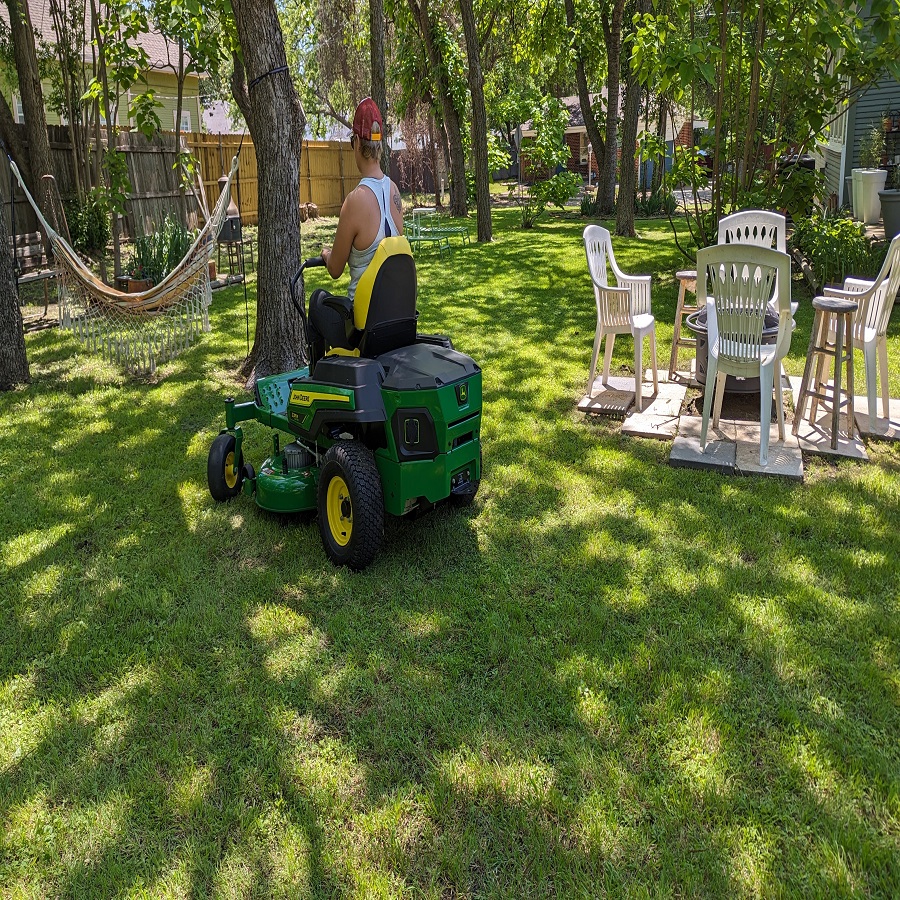 How to Start A Riding Lawnmower